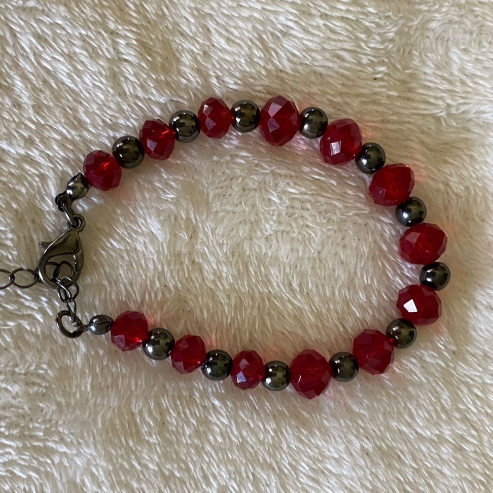 10/$10 Red/Black Bead Bracelet